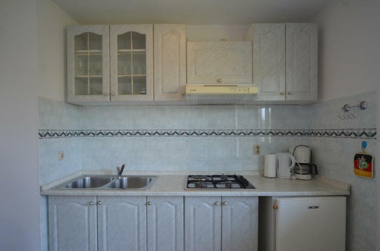 Koreni Apartments 로비니 외부 사진